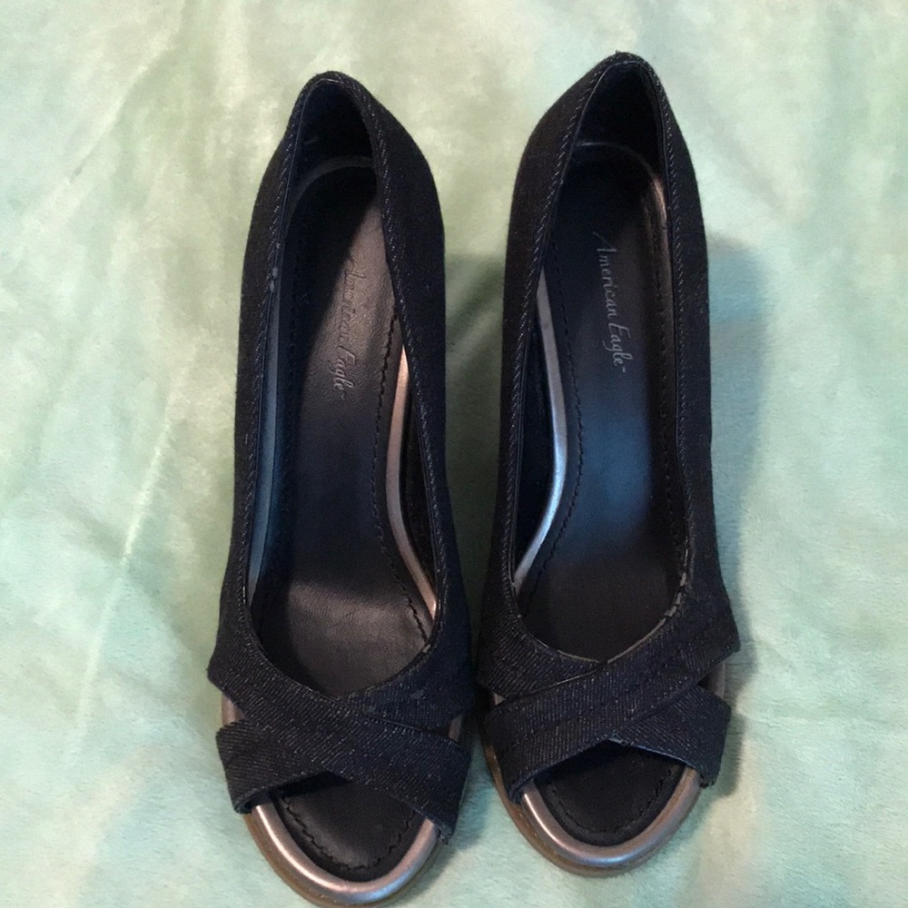 American Eagle shoes ,size 5